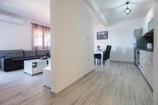 Nikola Apartment เนอุม ภายนอก รูปภาพ
