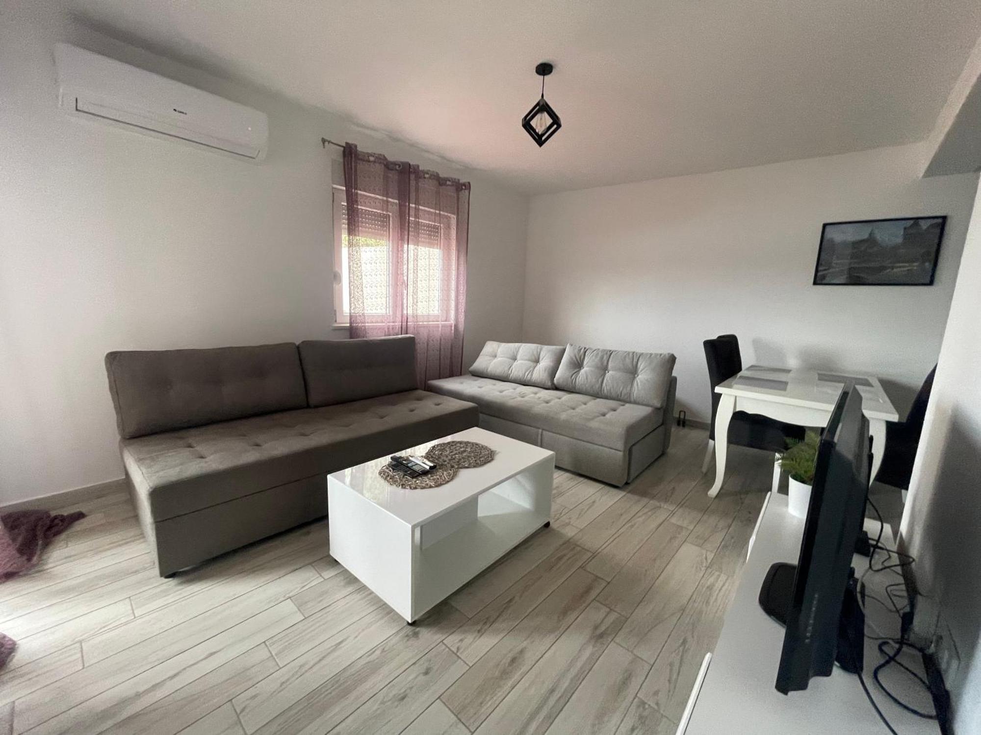 Nikola Apartment เนอุม ภายนอก รูปภาพ